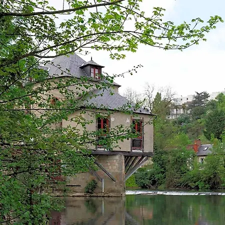 Clos Des Moulins Bed and Breakfast 3*