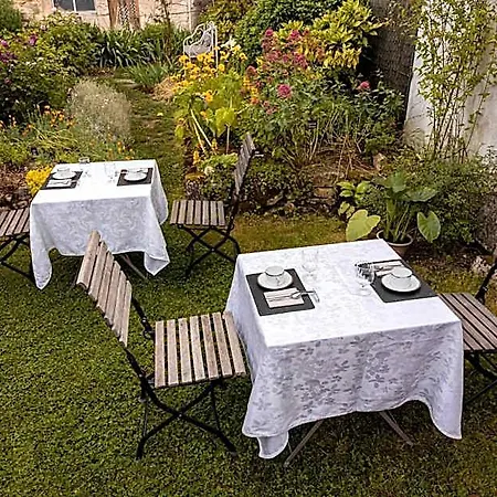 Clos Des Moulins Bed and Breakfast